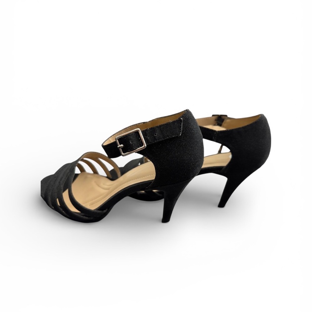 CP Traci Black Strappy Sandals W/ An Ankle Strap Closure and A Med Heel. Size 8W - Picture 4 of 8